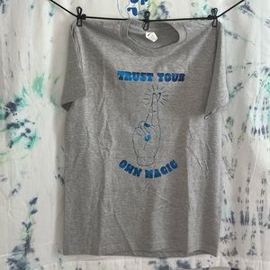Trust your own magic grey comfy T-shirt